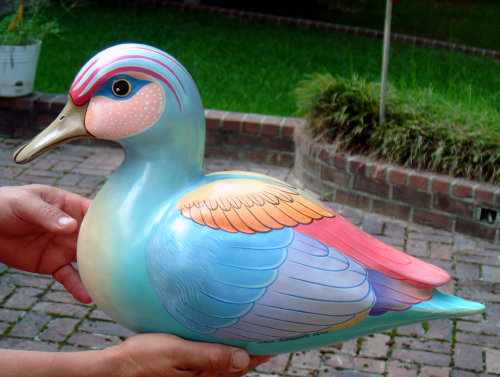 Sergio Bustamante duck after restoration.Click on the image to see how it looked before restoration.